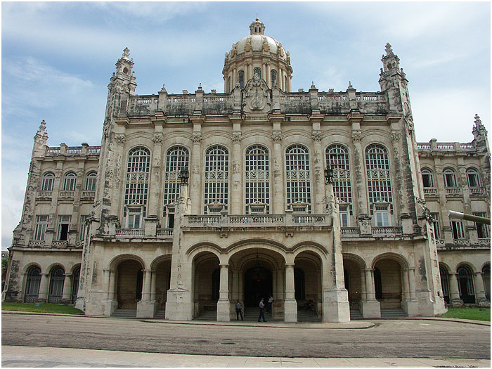 El antiguo Palacio Presidencial, actual Museo de la Revolución
