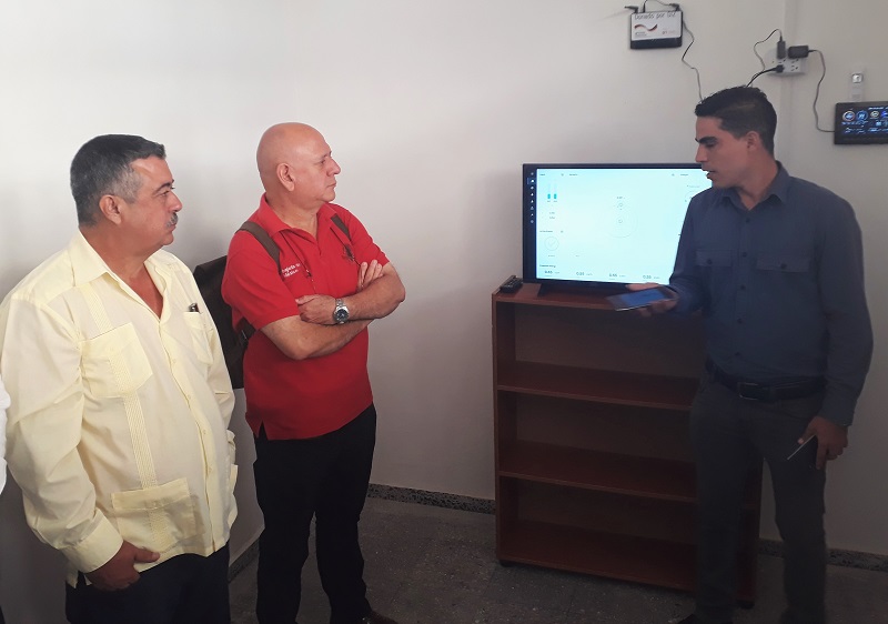 Inauguran en La Habana nuevo parque fotovoltaico