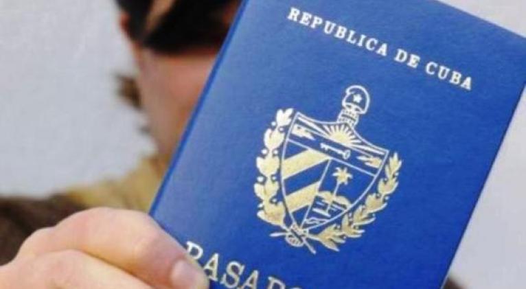 Panamá exceptúa de visa de tránsito a cubanos que viajan a su país