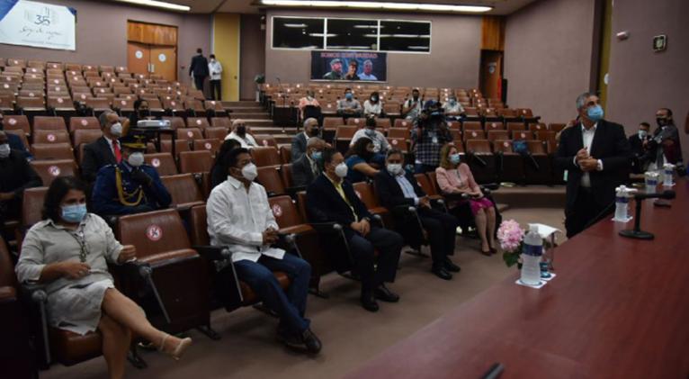 Presidente de Bolivia visita Centro de Ingeniería Genética y Biotecnología 