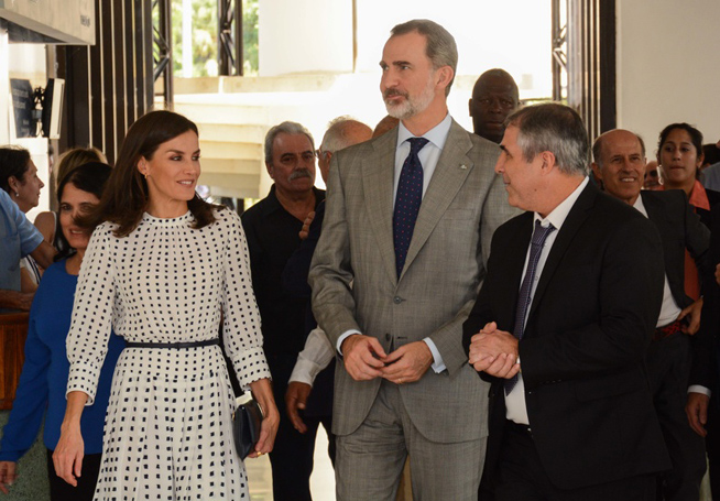 Reyes de España conocen avances de la industria biotecnológica cubana Reyes de España conocen avances de la industria biotecnológica cubana