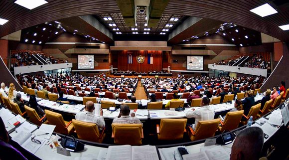 La Asamblea Nacional del Poder Popular sesiona en el Palacio de Convenciones de La Habana. Foto: Antonio Hernández Mena/ ANPP/ Cubadebate.
