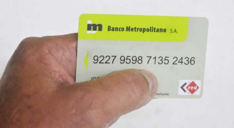 Informan límites de operaciones con tarjeta magnética durante el día