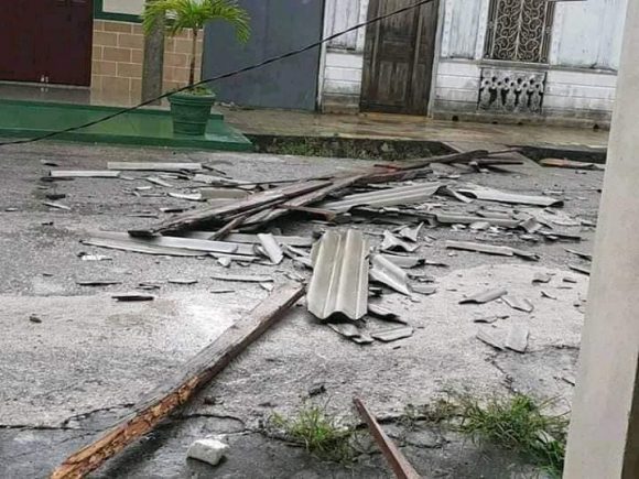 Tormenta local severa afectó a varias zonas de la ciudad de Caibarién. Foto: Facebook/Félix Alexis Correa Álvarez.