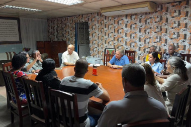 Embajador ruso en talleres ferroviarios cubanos