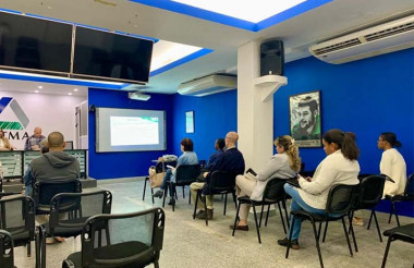 Evalúan programa de reducción de plásticos de un solo uso