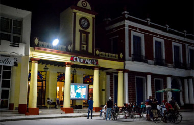 Celebra cine Martí de Holguín cien años de fundado