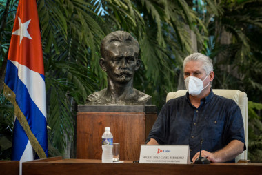 El Primer Secretario del Comité Central del Partido Comunista de Cuba y Presidente de la República de Cuba, Miguel Díaz-Canel Bermúdez, durante su comparecencia  este domingo en vivo en cadena de radio y televisión nacional.