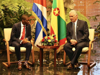 Concluye visita a Cuba primer ministro de Granada Dickon Mitchell