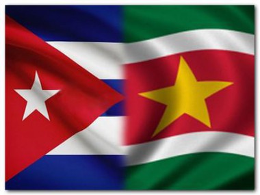 Banderas de Cuba y Surinam