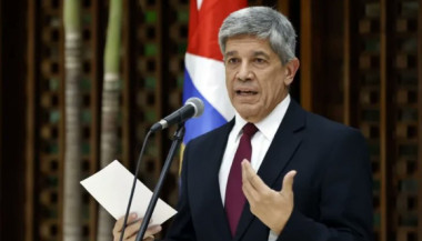 Minrex denuncia medios incitan intervención militar