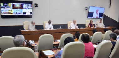 Consejo de Estado examina transformaciones económicas y sociales