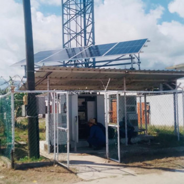 ¿Cuál es la situación actual de los servicios de telecomunicaciones en Cuba?